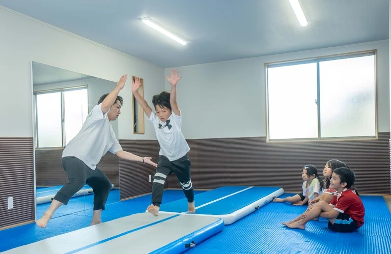 遊びながら運動能力を伸ばそう！|南鳩ヶ谷の体操教室、らっきねす運動教室！
