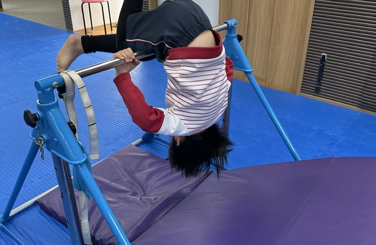 体操教室で遊びながら学ぶ、素晴らしい未来への第一歩！|南鳩ヶ谷の体操教室はらっきねす運動教室へ！